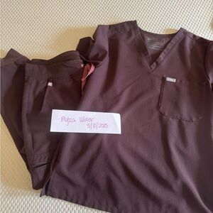 FIGS Espresso Scrub Set